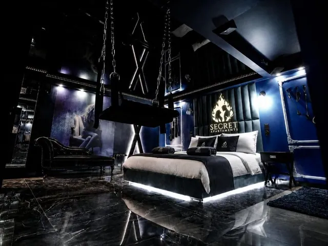 Secret Apartments: sypialnia z podświetlonym łóżkiem
